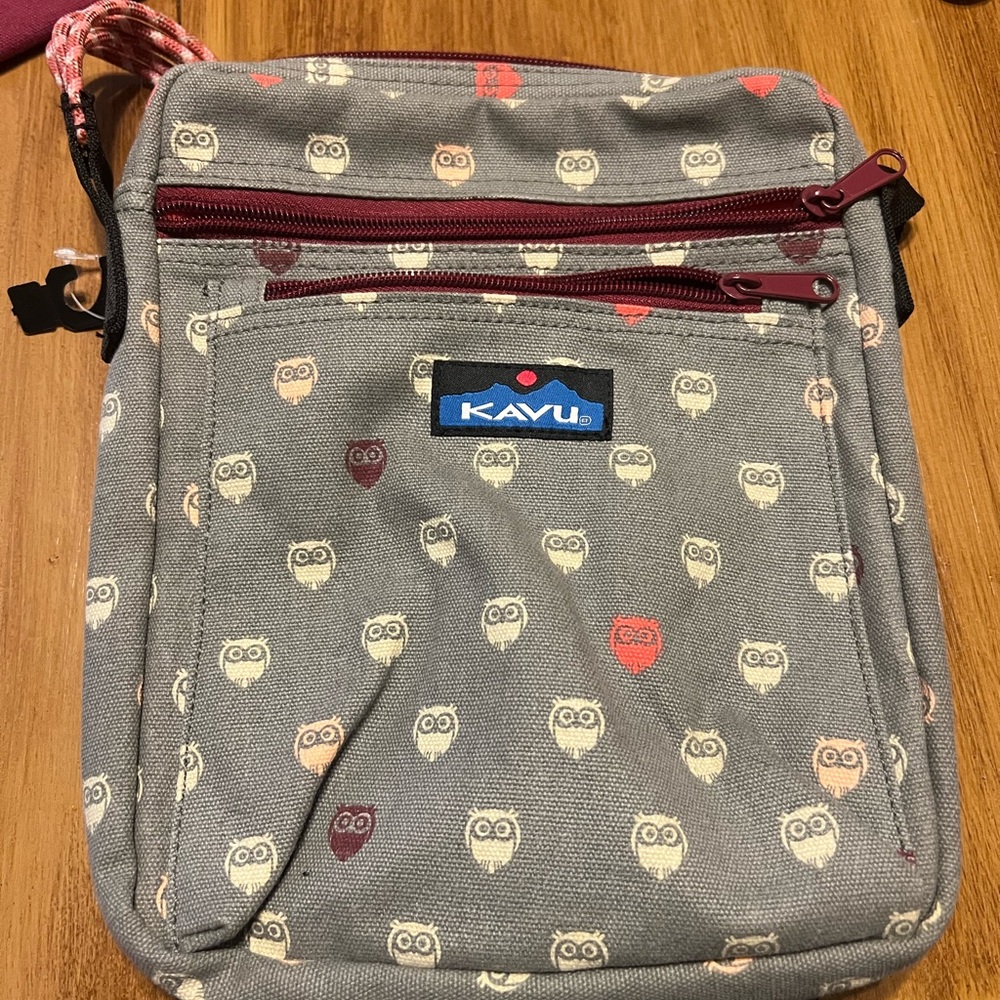 KAVU Gray and Red Owl Print Messenger Bag
